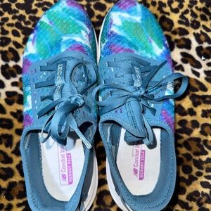 New Balance Teal and White Sneakers